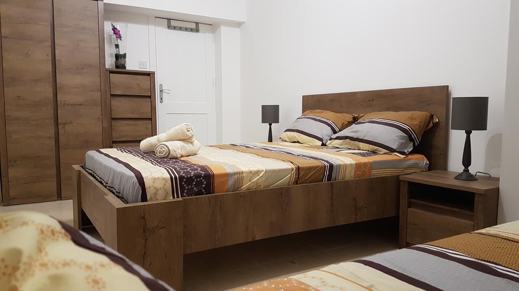 Spinola Seafront Apartment Saint Julian's Ngoại thất bức ảnh